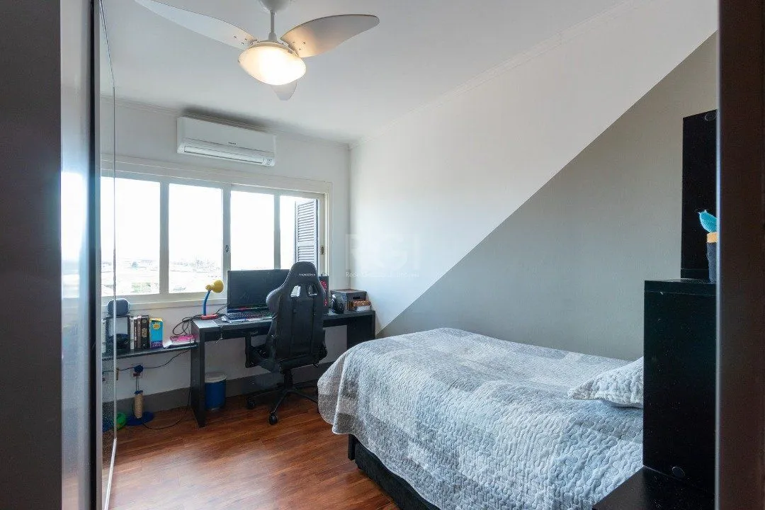 Imagem Cobertura para Venda - 234.17m², 3 dormitórios, sendo 1 suites, 2 vagas - Cristal