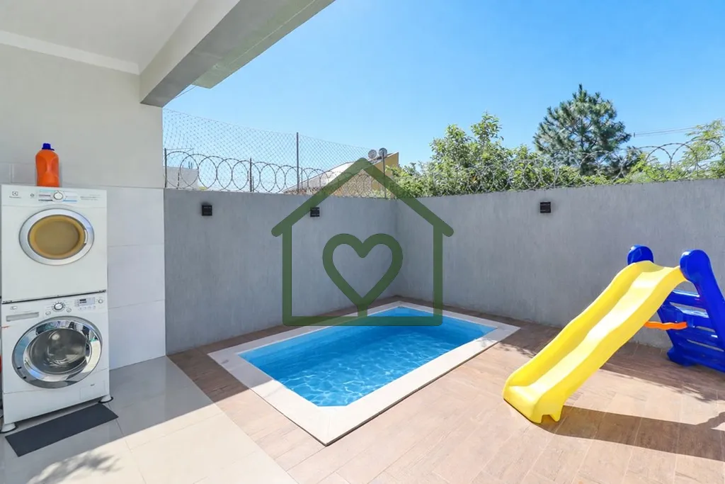 Imagem Casa térrea com 92m² privativos, muito bem distribuída, oferecendo um ambiente acolhedor e funcio...
