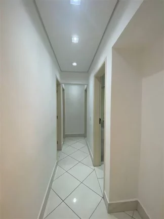 Imagem Apto 3 dormitórios, sendo 1 suíte, sacada envidraçada com churrasqueira, planejado, ar condicionado e 2 vagas de garagem