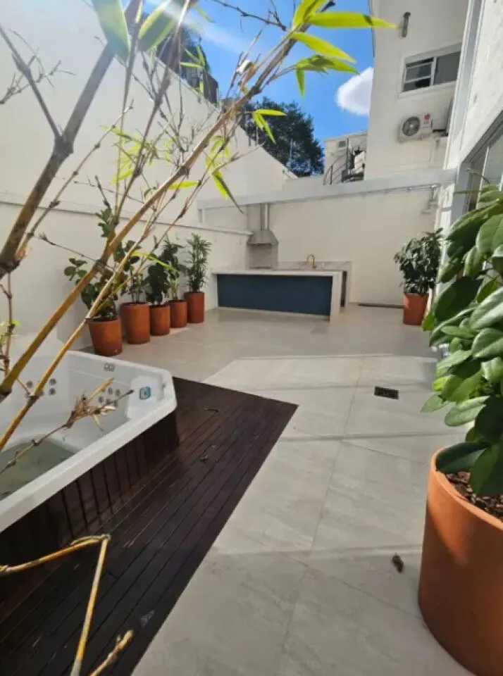 Imagem CASA DE CONDOMINIO PRÓXIMO AO HOSP ALBERT EINSTEIN - 3 QUARTOS POR 3.600.000!!! 350M²