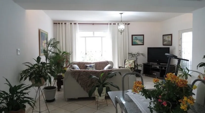 Imagem Casa para Locação 3 Quartos, 1 Suite, 2 Vagas, 313.6M², Jardim Santa Clara, Taubaté - SP