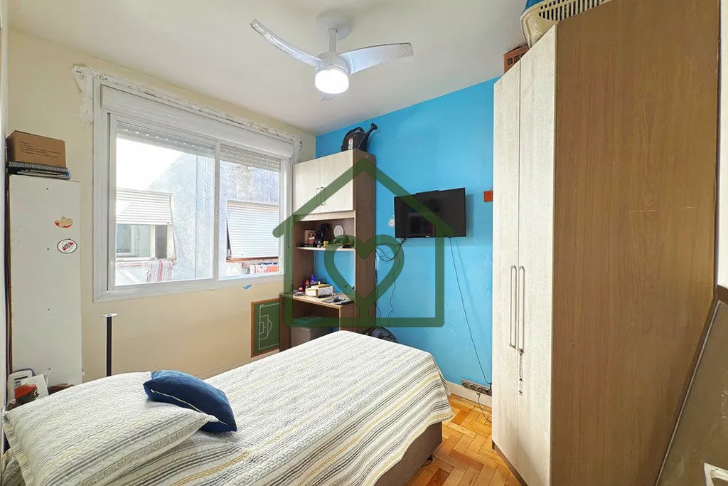 Imagem Este apartamento de 55m² privativos, totalmente reformado, é ideal para quem busca conforto, funci...