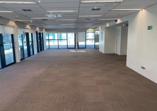 Imagem Conjunto comercial com 276m² próximo a Av. Paulista.
