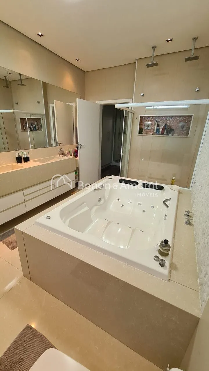 Imagem "Luxuosa Propriedade em Condomínio Exclusivo com Vista Panorâmica e Lazer Completo em Valinhos"