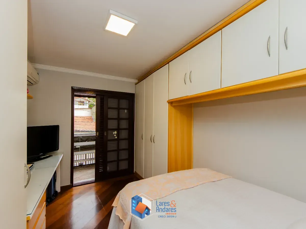 Imagem Casa para venda em Conjunto Residencial Santa Terezinha com 4 quartos, sendo 1 suíte, 192m²