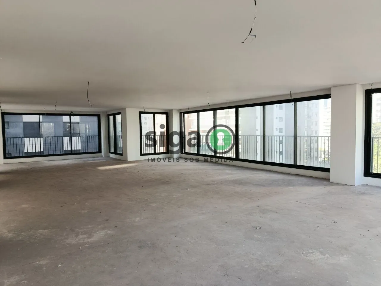 Foto do imóvel Apartamento para venda em Moema com 4 quartos e 4 vagas