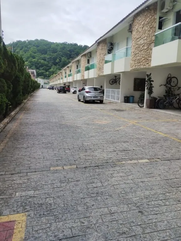 Imagem CASA COM 135,00 m² - CANTO DO FORTE - PRAIA GRANDE SP
