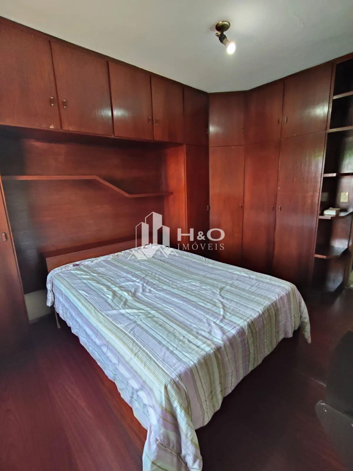 Imagem Sobrado à Venda no Jardim Nossa Senhora do Carmo - 4 Dormitórios | 2 Vagas | Terraço com Churrasqueira