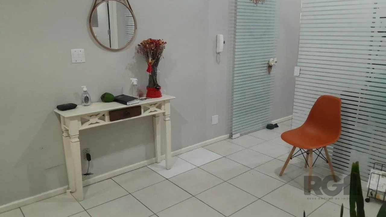 Imagem Sala térrea,com 78 m2 de pátio,com 200,98m2,na Lima e Silva