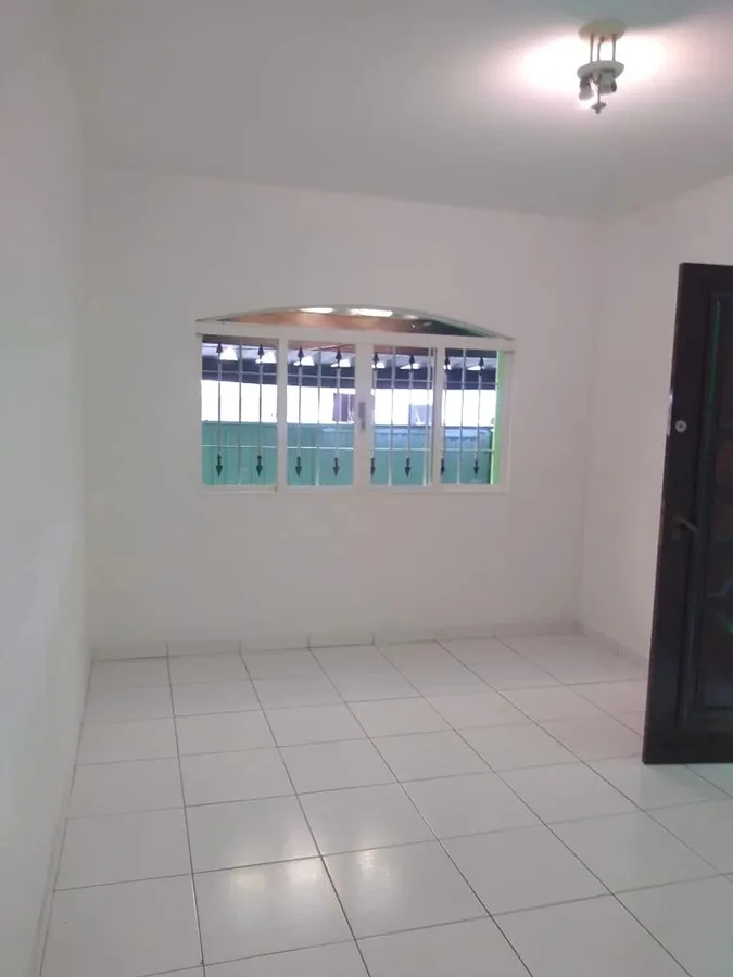 Imagem Casa à Venda - Espaço, Conforto e Segurança para sua Família