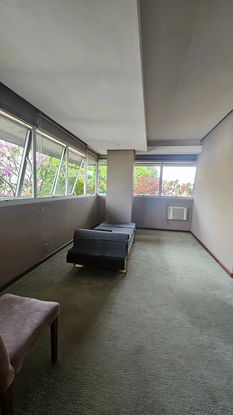Imagem Conjunto Comercial à venda em Porto Alegre, Higienópolis, 75.61m2