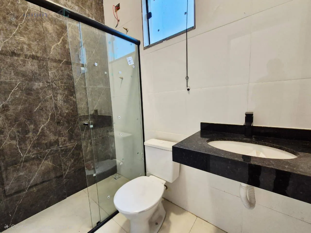 Imagem Casa moderna com excelente padrão de acabamento e localização privilegiada.