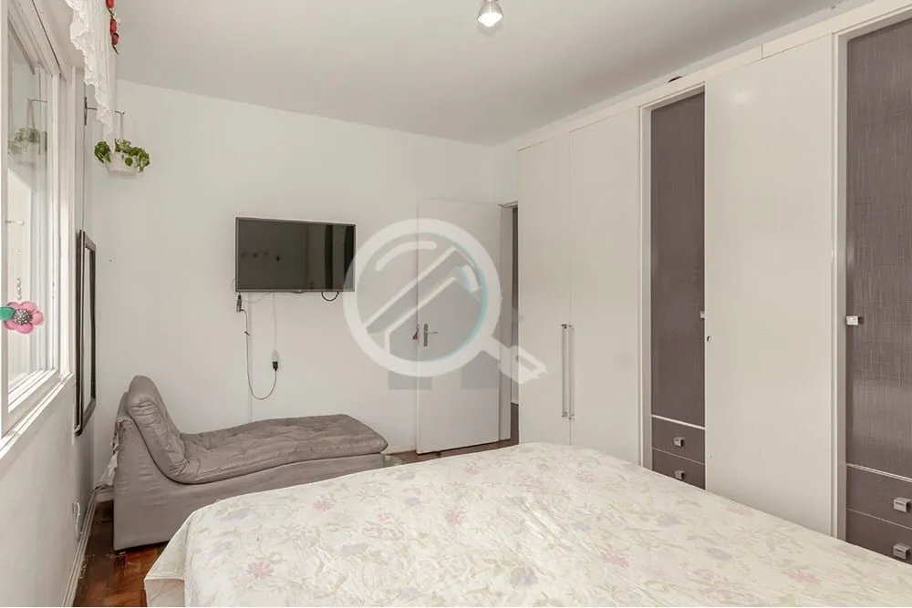 Imagem Descubra seu novo lar ao se encantar com este espaçoso apartamento de 81m², situado no coração d...