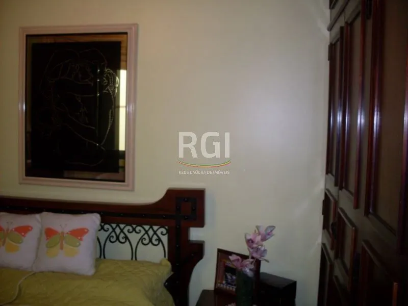 Imagem Casa para Venda - 200m², 4 dormitórios, sendo 1 suites, 4 vagas - Jardim Lindóia