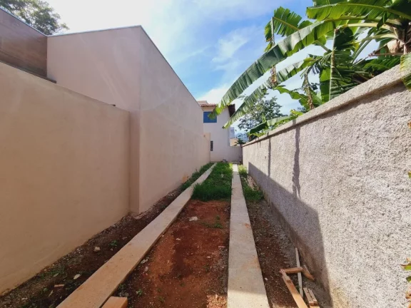 Imagem Casa à venda em Igarapé MG, bairro Resplendor.
