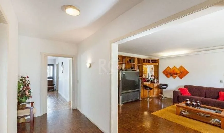 Imagem Casa para Venda - 327m², 4 dormitórios, sendo 1 suites, 3 vagas - Chácara das Pedras
