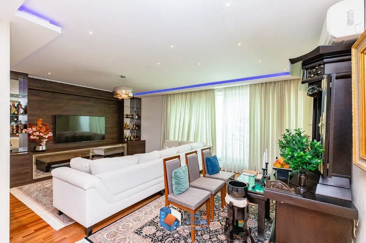 Imagem Casa para venda em Planalto Paulista com 3 quartos, sendo 1 suíte, 320m²