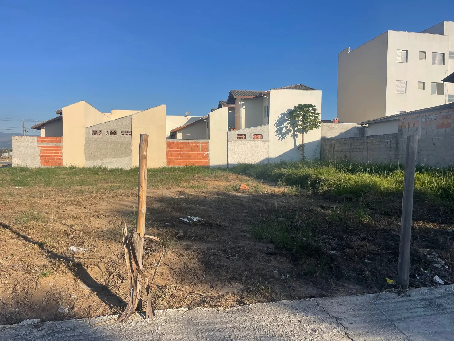 Imagem Terreno à venda 200M², Parque das Palmeiras, Pindamonhangaba - SP