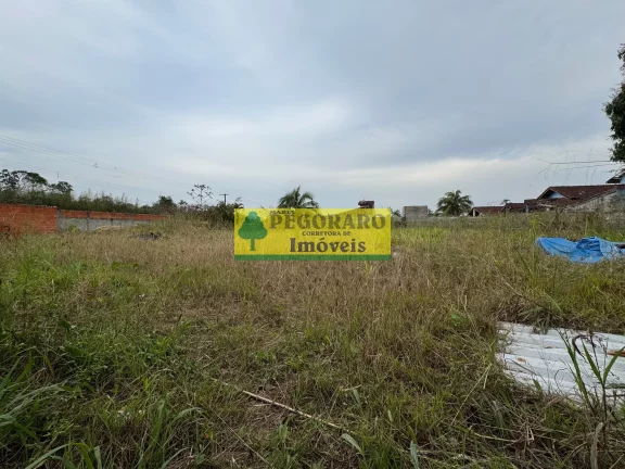 Imagem Terreno de Esquina no Getuba - 1.118 m²: Plano, Murado, Pavimentado, Água e Luz Instalados