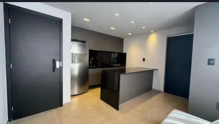 Imagem Flat reformado e mobiliado com 35m² em Manaíra. Condomínio com piscina, lazer completo e segurança, a poucos minutos da praia.