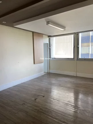 Imagem Conjunto comercial com 415m² na Av. das Nações Unidas.