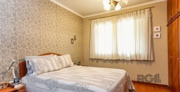 Imagem Casa sobrado no Jardim do Salso de 4 dormitórios e 3 vagas
