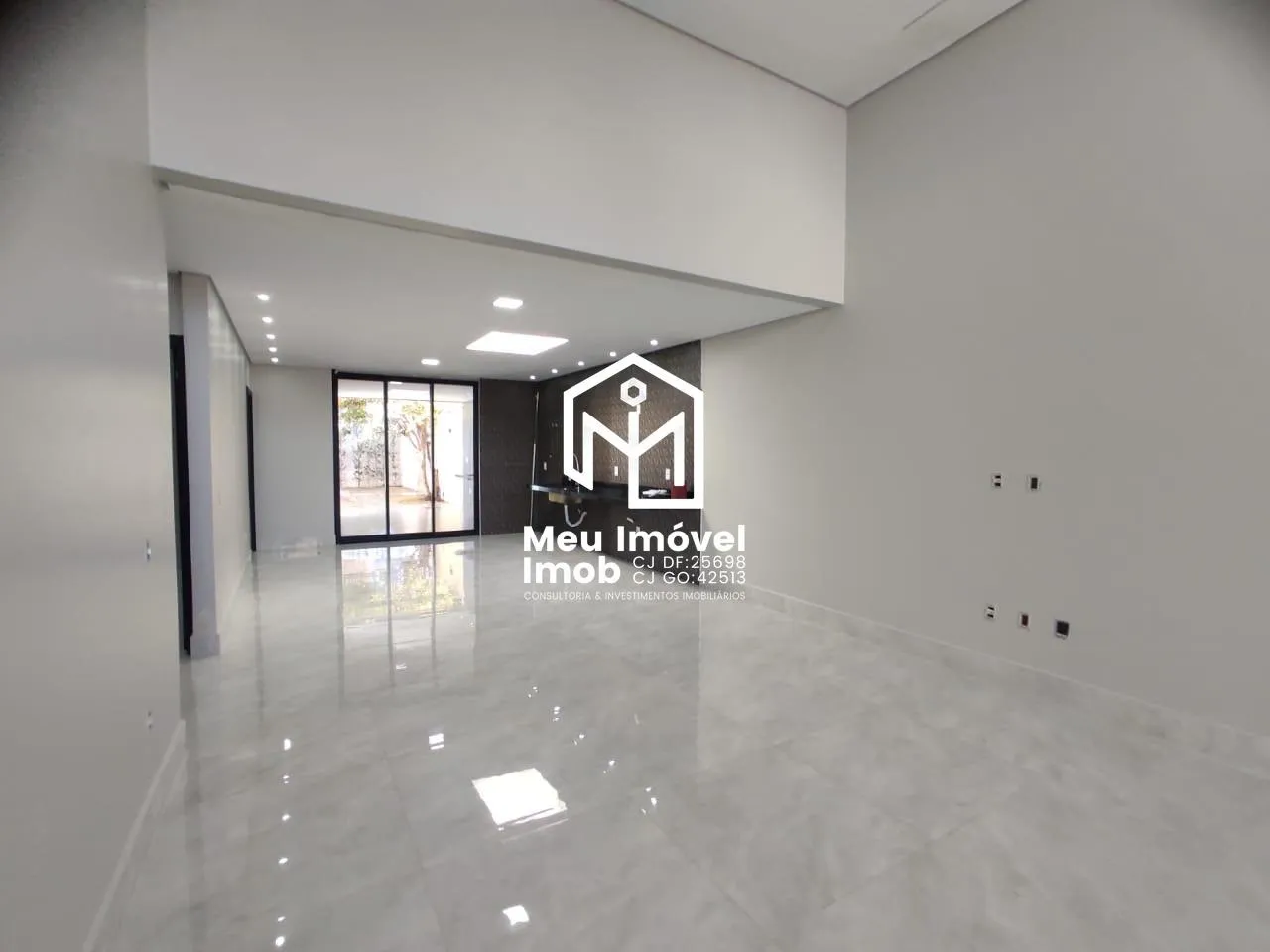 Imagem Casa 03 Quartos 3 Suítes 4 Vagas Lote 340m² Águas Claras/DF