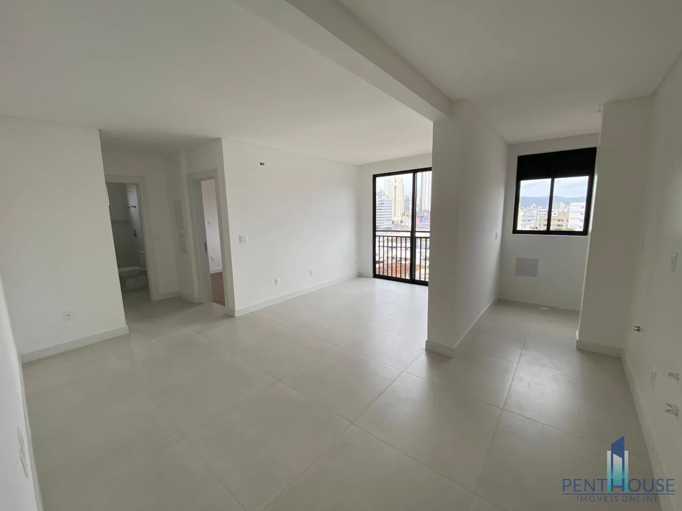 Imagem Apartamento Zona Central para Venda em Balneário Camboriú, Nações, 2 dormitórios, 1 suíte, 2 banheiros, 1 vaga