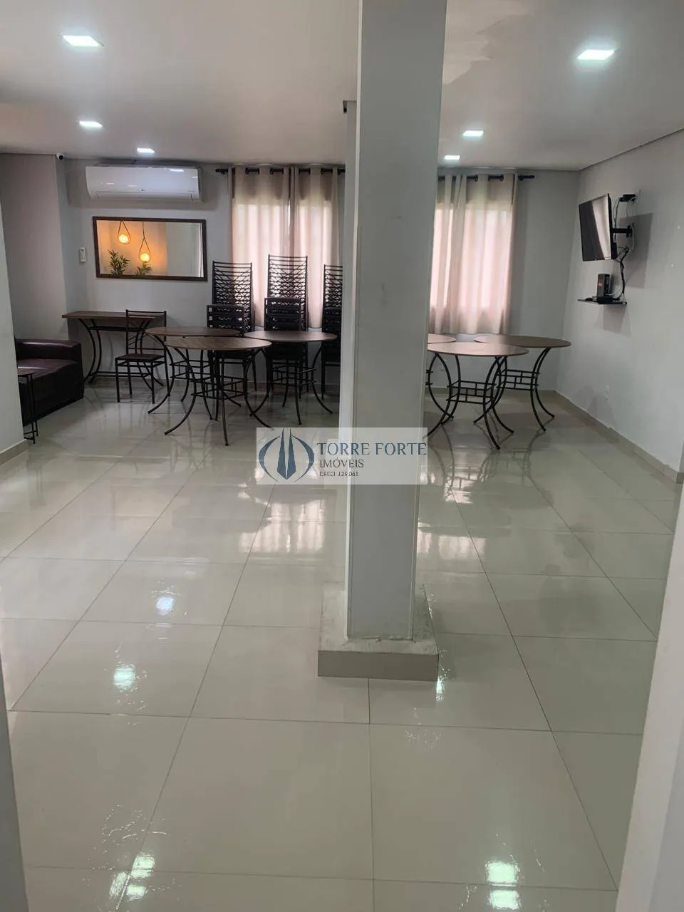 Imagem Apartamento com 2 dormitorios 1 vaga na Mooca.