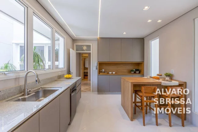 Imagem Casa clássica, mobiliada e climatizada, atemporal, toda atualizada e com muita luz natural. Condomínio Plaza Athenée Itu SP. at:1145m2 ac:460m2
