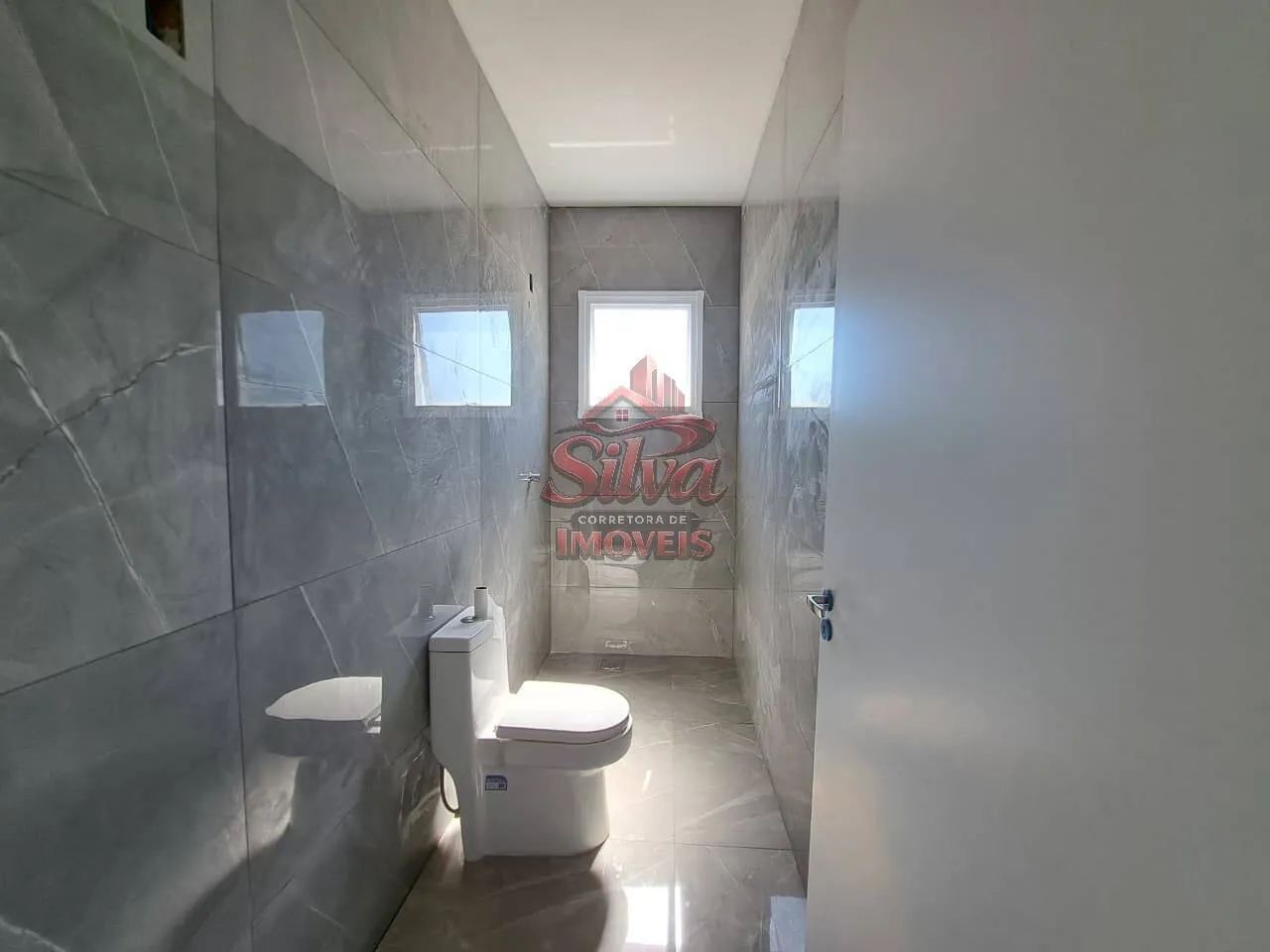 Imagem C1148 | Casa 3 dormitórios com piscina em esquina