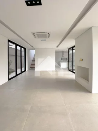 Imagem Casa de Condomínio em Alphaville - Santana de Parnaíba