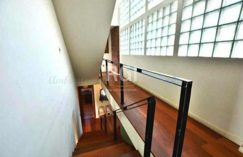 Imagem Casa para Venda - 276m², 3 dormitórios, sendo 1 suites, 5 vagas - Medianeira