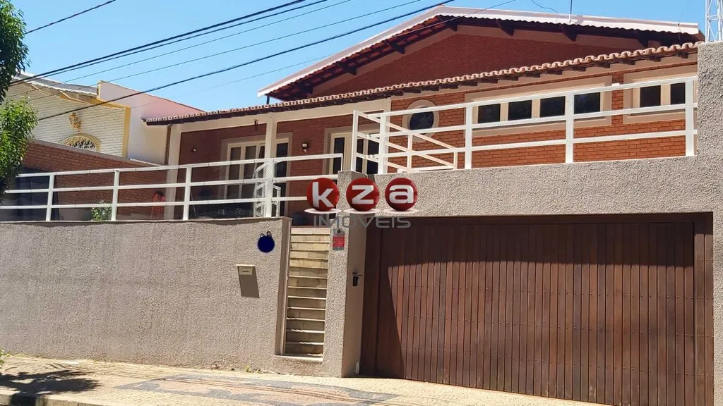Imagem Oportunidade única: Casa à venda em Valinhos-SP, no Jardim Celani, com 3 quartos, suíte, 3 salas, 2 banheiros, 2 vagas - 198m².