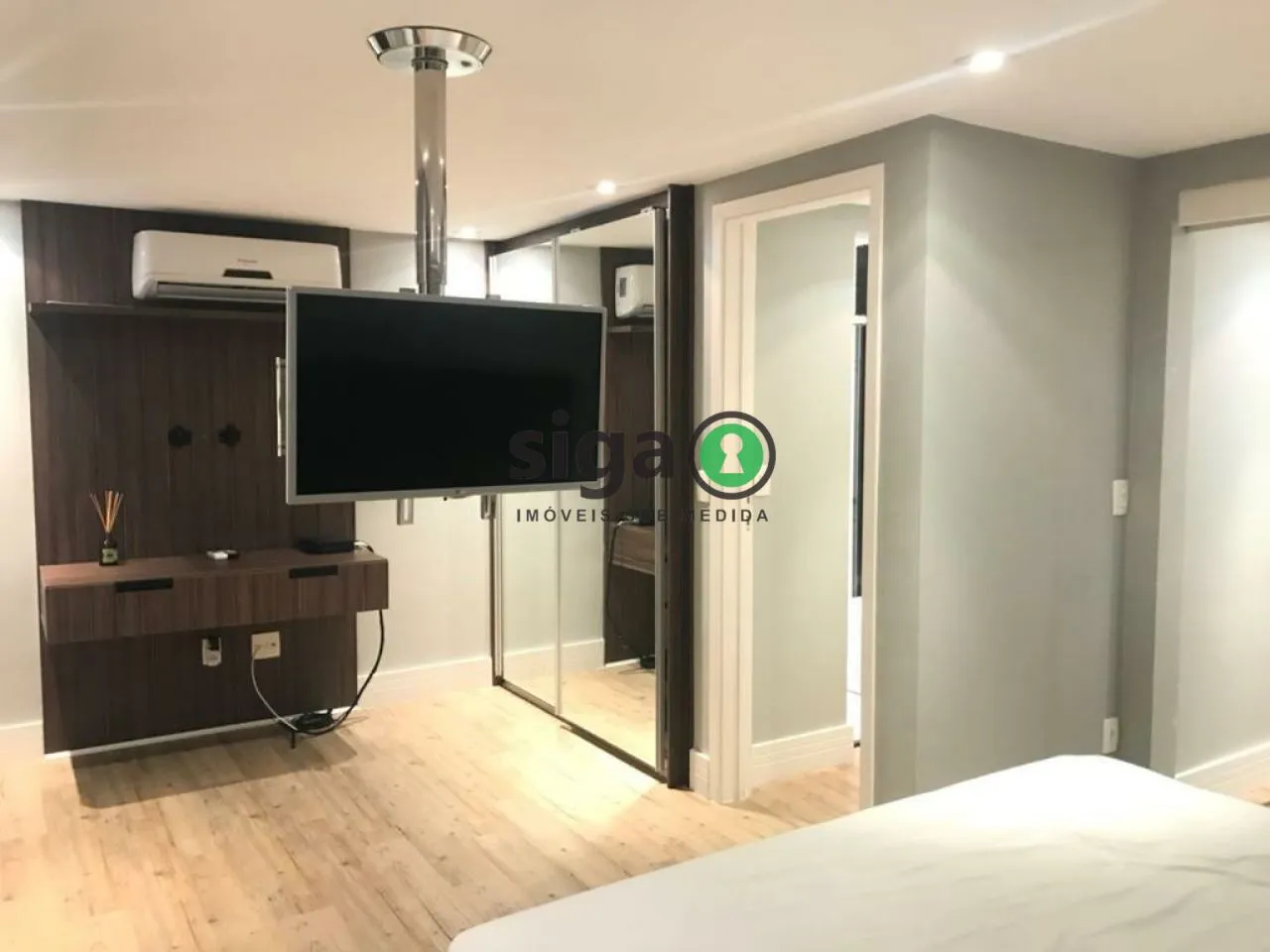 Imagem Duplex equipado e decorado com 100m2, 2 Suites , lavabo, cozinha planejada e 2 vagas