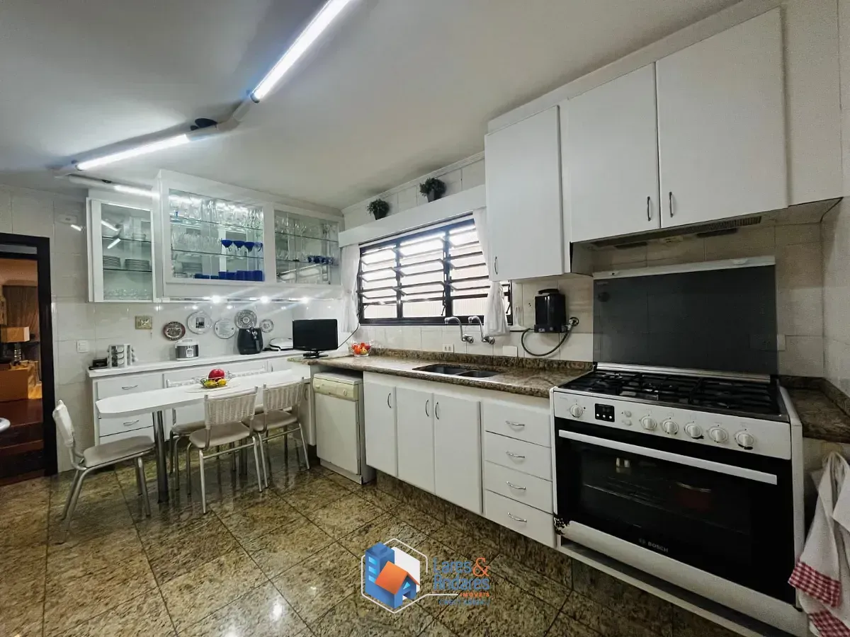 Imagem Sobrado para venda em Bosque da Saúde com 3 quartos, sendo 3 suítes, 217m²