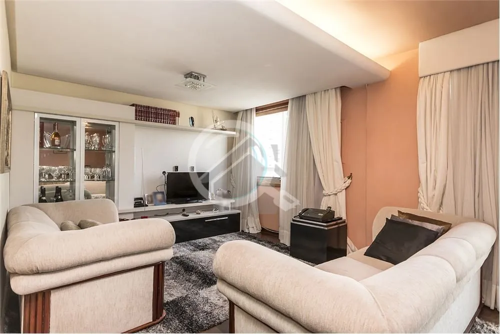 Imagem Apartamento amplo, com 151 m² de área útil com 3 dormitórios, sendo 1 suítes, banheiro social, ...
