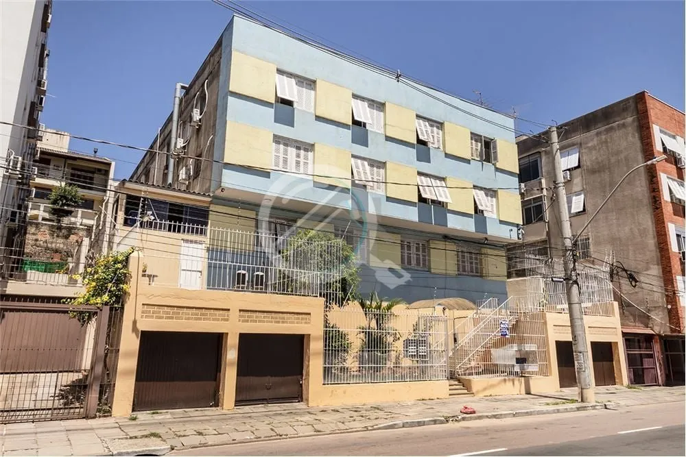 Imagem Apartamento três dormitórios, 2 banheiros com 87m², com espaçoso pátio , apt. reformado, com bo...