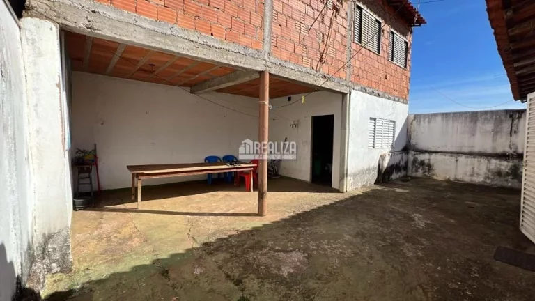 Imagem Casa no Leblon para venda e locação, Uberaba: 4 dormitórios, suíte, 3 salas