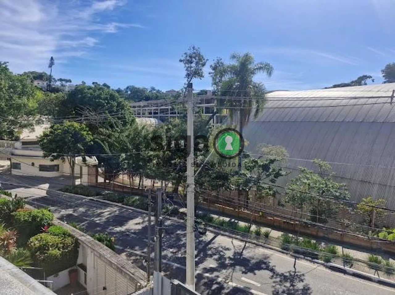 Imagem Casa Assobradada no Pacaembu, para locação Comercial ou venda com 10 salas, 11 vagas, reformada.