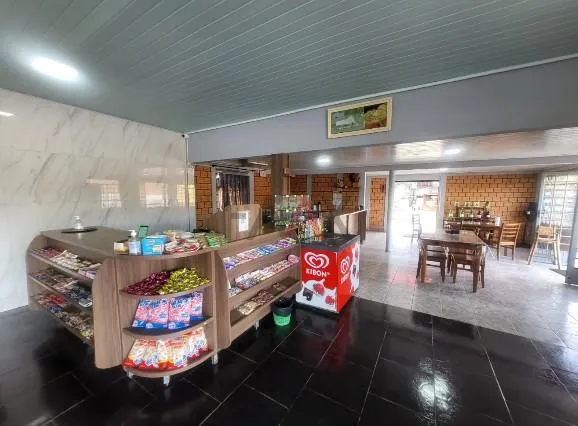 Imagem Imóvel Comercial a venda, atualmente com restaurante em funcionamento.
