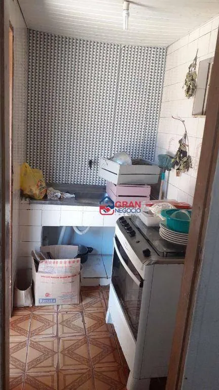 Imagem Casa com 2 Quartos, 3 Banheiros, Barracão e Casa nos Fundos com Entrada Independente