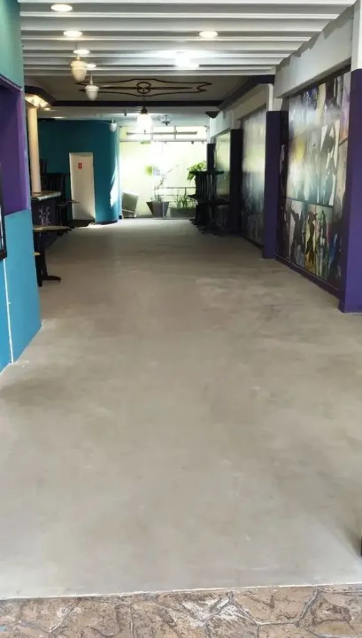 Imagem Salão Comercial de Alto Padrão para Locação na Vila Carvalho, Sorocaba-SP: 1 Sala, 2 Banheiros, 160m² de Área