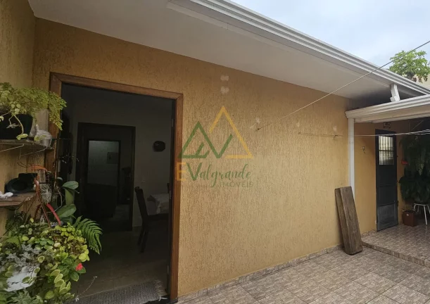 Imagem Casa Padrão Térrea com Terreno