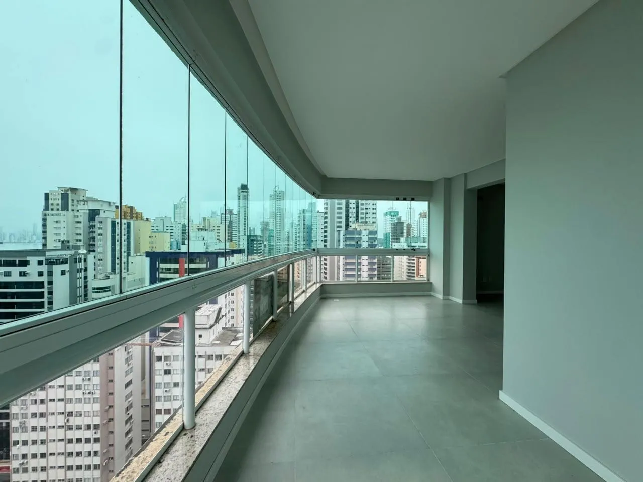 Imagem Apartamento com vista para o mar à venda com 139m2 por R$ 4.200.000,00