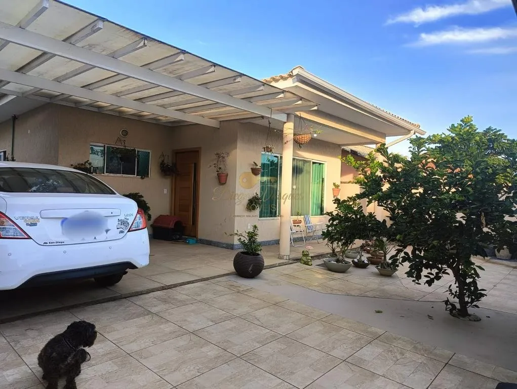 Foto do imóvel Casa em Condomínio para Venda em Maricá / RJ em Rua Araras