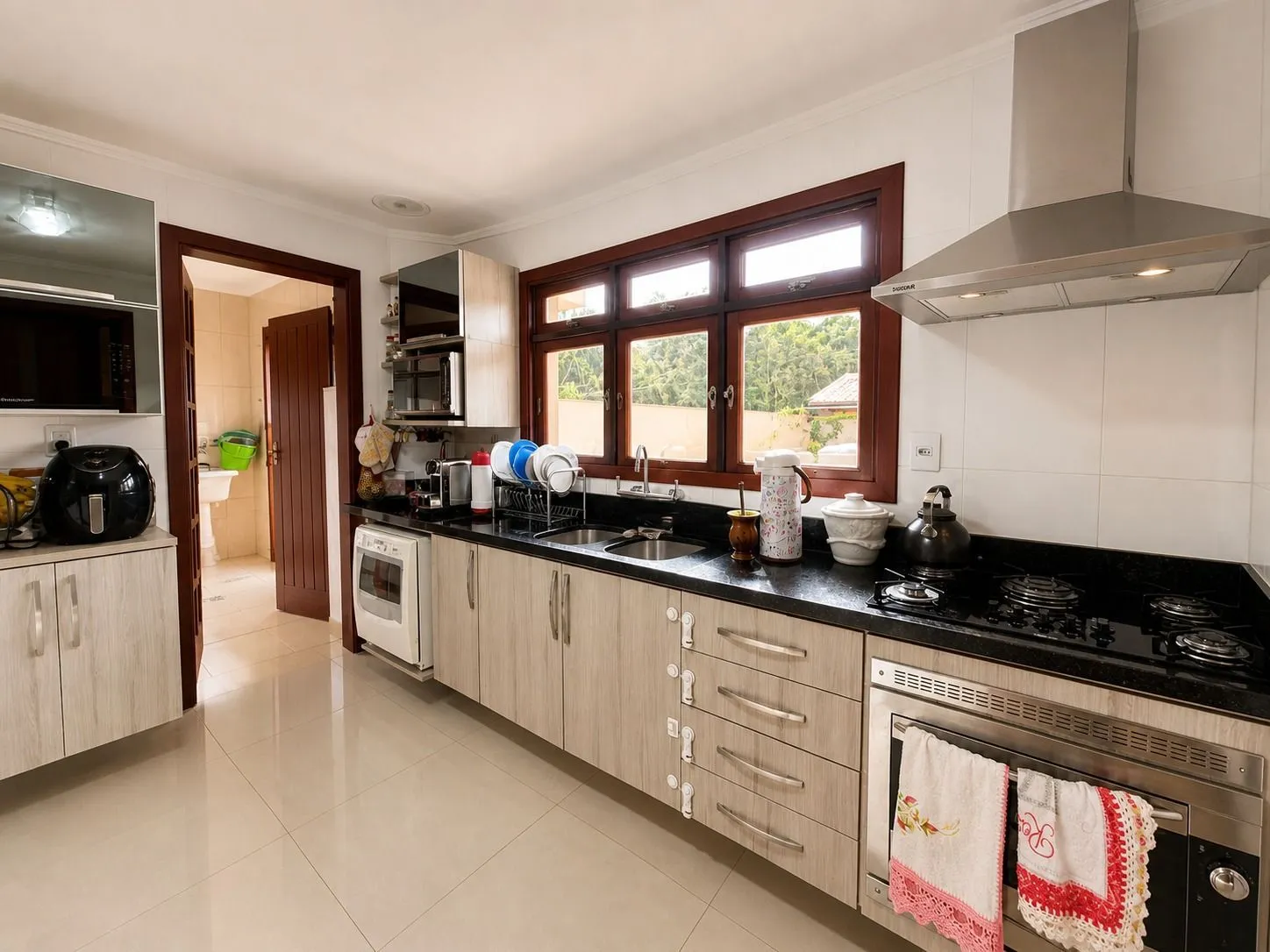 Imagem Luxuosa Residência no Cantegril | 4 Dormitórios, 3 Suítes, 273m² e 8 Vagas
