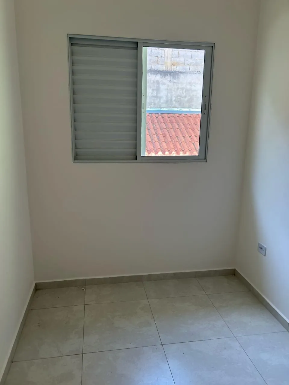Imagem Sobrado Frontal para Locação na Cidade Líder - Excelente Custo-Benefício