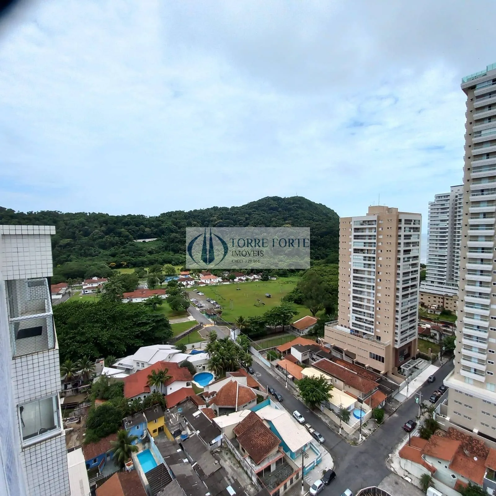 Imagem Excelente apartamento com 111 m² 3 dorm., sendo 2 suítes, no Canto do Forte