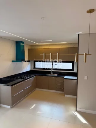 Imagem Casa à Venda em Ponte Alta Norte, Gama-DF, 400m², 3 Suítes